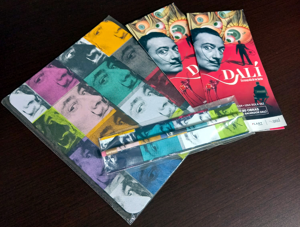 Souvenirs de exhibicion Dalí